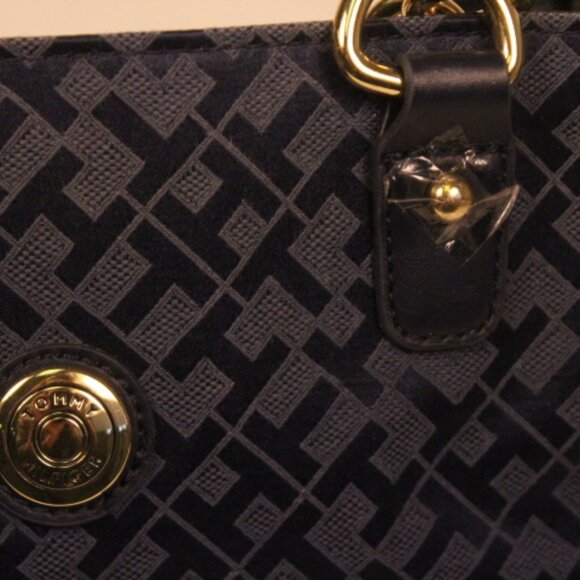 Tommy Hilfiger Logo Tote Bag - Picture 11 of 12